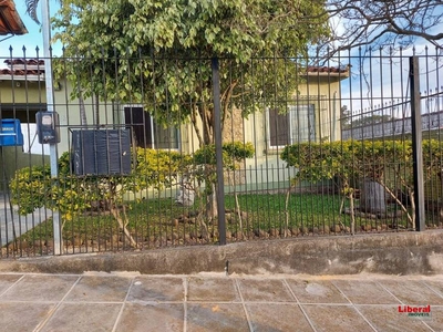 Casa com 3 Quartos e 2 banheiros à Venda, 130 m² por R$ 395.000