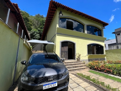 Casa em Corrêas, Petrópolis/RJ de 10m² 4 quartos à venda por R$ 1.199.000,00