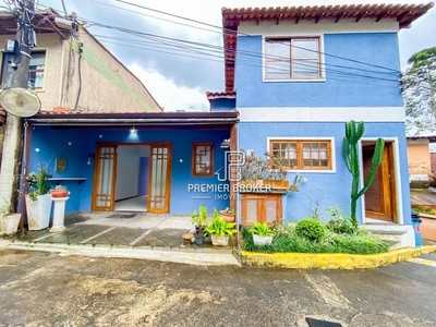 Casa em Iucas, Teresópolis/RJ de 127m² 3 quartos à venda por R$ 649.000,00