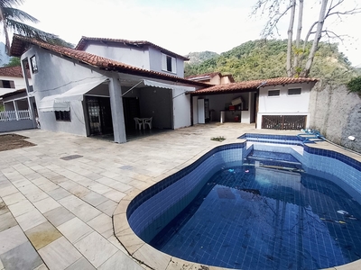 Casa em Jacarepaguá, Rio de Janeiro/RJ de 300m² 4 quartos para locação R$ 4.000,00/mes