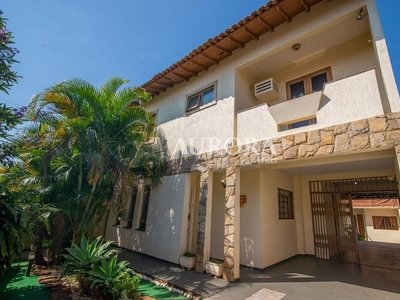 Casa em Vila Monteiro, Londrina/PR de 279m² 3 quartos à venda por R$ 699.000,00