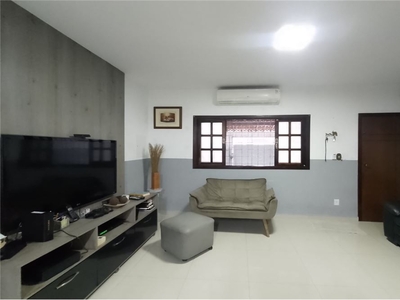 Casa em Vila Nova Cintra, Mogi das Cruzes/SP de 256m² 3 quartos à venda por R$ 584.000,00