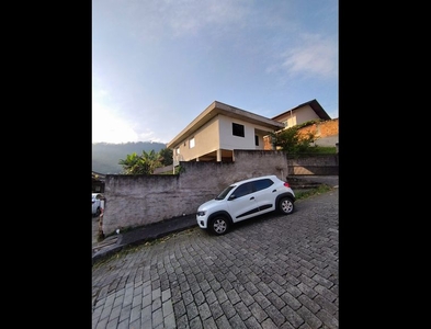 Casa no Bairro Tribess em Blumenau com 3 Dormitórios (1 suíte) e 176.45 m²