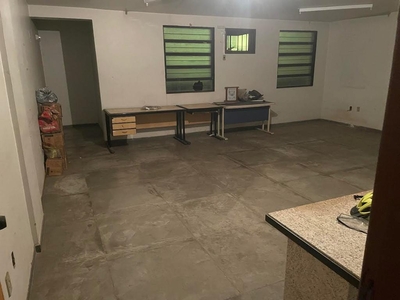 Sala em Centro, Montes Claros/MG de 190m² para locação R$ 1.500,00/mes