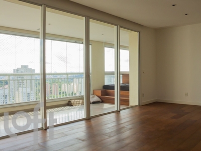 Apartamento à venda em Vila Sônia com 177 m², 3 quartos, 3 suítes, 3 vagas