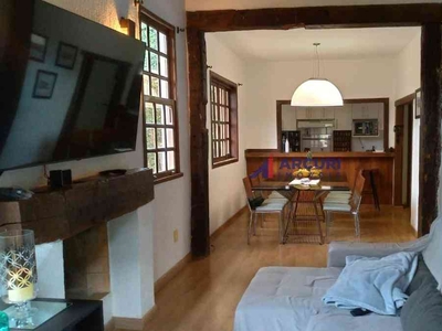 Casa com 3 quartos à venda no bairro Ouro Velho Mansões, 200m²