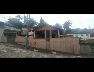 Casa no Bairro Velha Central em Blumenau com 3 Dormitórios e 180 m²