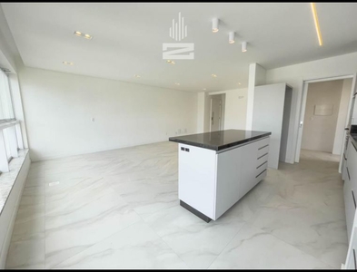 Apartamento no Bairro Vila Nova em Blumenau com 3 Dormitórios (3 suítes) e 121 m²