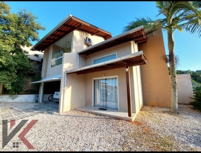 Casa no Bairro Garcia em Blumenau com 3 Dormitórios (1 suíte) e 174.85 m²