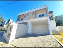 Casa no Bairro Ponta Aguda em Blumenau com 3 Dormitórios (3 suítes) e 202.47 m²