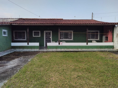 Ótima Casa De Praia Em Itanhaém (litoral Sul) Localizada A 700m Do Mar C/ 2 Dormitórios