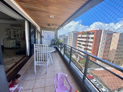 Apartamento localizado na 1 quadra da praia de ponta verde com 4 quartos andar alto