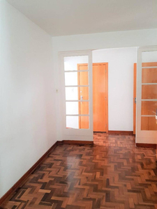 Apto Higienópolis | 3 Quartos | 200 M² | Cond: R$2272.0 | 2 Vagas