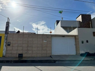 Casa com 2 dormitórios à venda, 216 m² por R$ 415.000,00 - Feitosa - Maceió/AL
