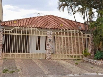 Casa com 4 dormitórios à venda em Taguatinga Norte/DF