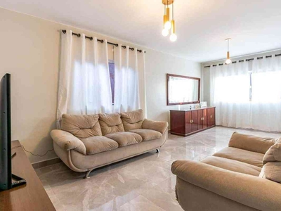 Casa com 3 quartos à venda no bairro Setor Oeste, 240m²