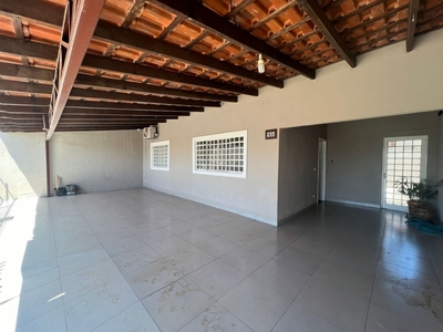 Casa em Jardim Tropical, Londrina/PR de 200m² 3 quartos à venda por R$ 414.000,00