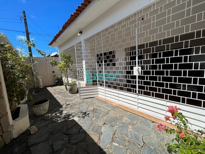Casa em Jatiúca, Maceió/AL de 250m² 3 quartos à venda por R$ 699.000,00