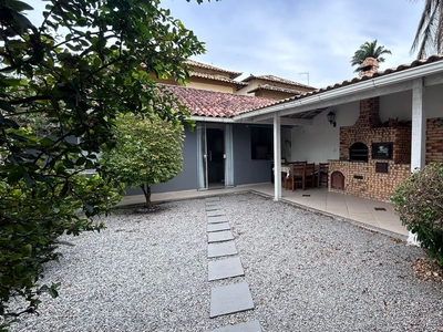 Casa em Parque Burle, Cabo Frio/RJ de 130m² 4 quartos à venda por R$ 779.000,00