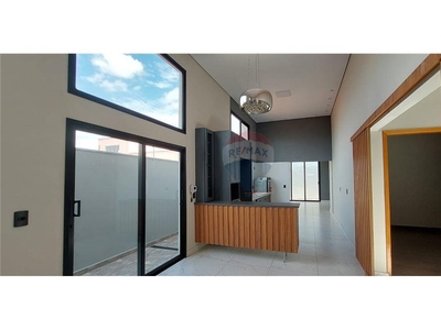 Casa em Recanto Azul, Botucatu/SP de 190m² 4 quartos para locação R$ 3.500,00/mes