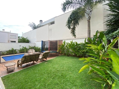 Casa em Rodocentro, Londrina/PR de 220m² 4 quartos à venda por R$ 2.289.000,00