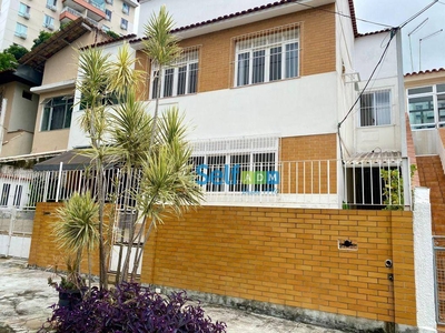 Casa em Santa Rosa, Niterói/RJ de 210m² 4 quartos para locação R$ 3.800,00/mes