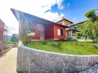 Casa em Vargem Grande, Teresópolis/RJ de 300m² 3 quartos à venda por R$ 1.349.000,00