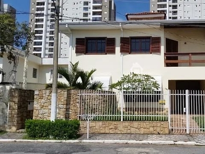 Casa em Vila Jaboticabeira, Taubaté/SP de 320m² 4 quartos para locação R$ 4.000,00/mes