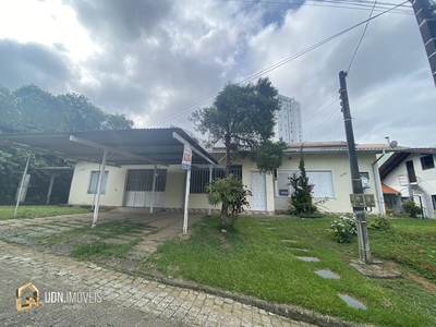 Casa em Vila Nova, Blumenau/SC de 240m² 4 quartos para locação R$ 3.600,00/mes