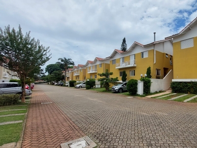 Casa em Vila Santo Antônio, Cotia/SP de 134m² 3 quartos à venda por R$ 940.000,00 ou para locação R$ 4.310,00/mes