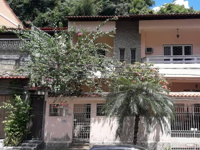 Casa em Vila Valqueire, Rio de Janeiro/RJ de 248m² 4 quartos à venda por R$ 979.000,00