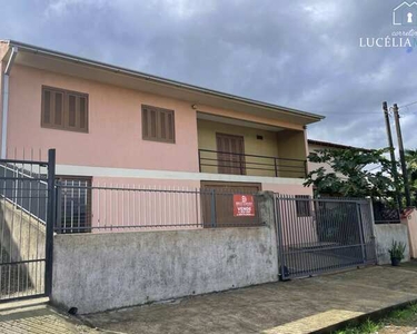 3 dormitórios, 1 banheiros, 2 vagas na garagem, 181M² de Área Total