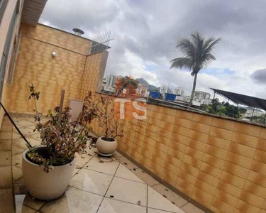 Ampla e linda casa de vila com 3 qts com Suíte e Terração a 20m da Rua Cachambi