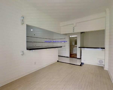 Apartamento 54m², 01 dormitório e 01 banheiro. Condomínio com portaria 24hrs. Excelente