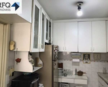 Apartamento com 2 dormitórios com armários na regiao de Campo Belo!!