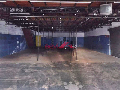 Barracão Comercial Com 361 M² No Bairro Alto!