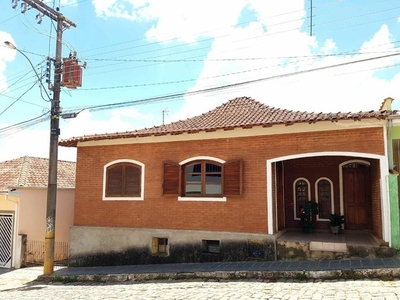 Casa com 6 dorm e 375m, Bairro Aparecida - Brazópolis