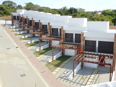 Casa de Condomínio com 3 Quartos e 3 banheiros à Venda, 120 m² por R$ 710.000