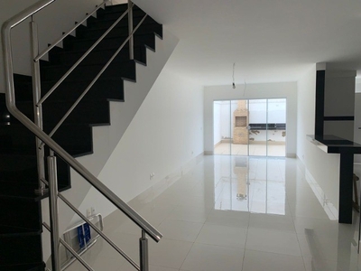 Casa Duplex 4 Quartos em Jardim Camburi 200m² Churrasqueira 4 vagas de Garagem