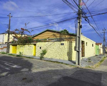 Casa Padrão para Venda em Benfica Fortaleza-CE - 10628