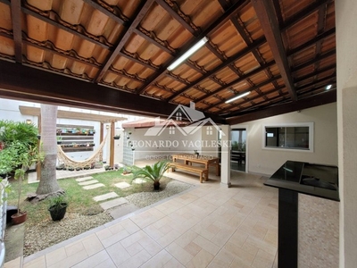 Casa para venda com 160 metros quadrados com 3 quartos em Colina de Laranjeiras - Serra -