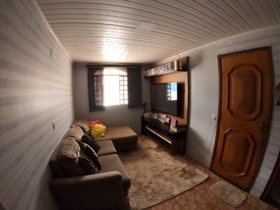 Casa para venda com 4 quartos e 1 quarto