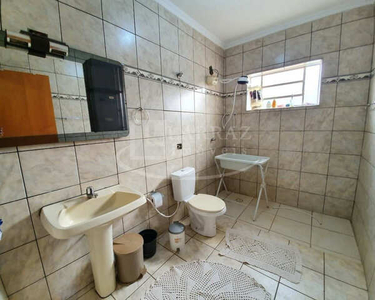 Casa para venda nos Campos Eliseos, 4 dormitorios sendo 1 suite 2 vagas de garagem, varand