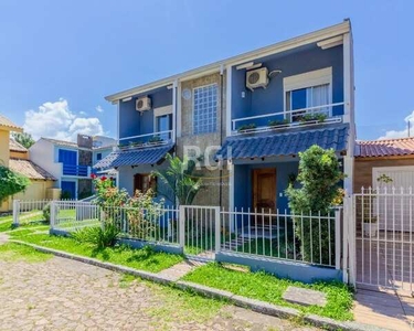 ![CDATA[Casa Condominio para Venda - 234m², 4 dormitórios, sendo 2 suites, 3 vagas - Guar