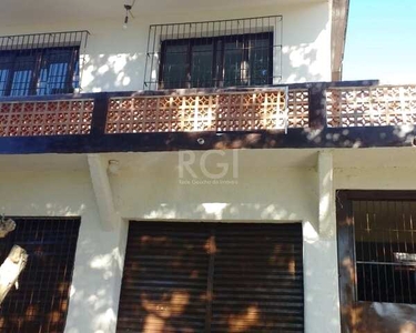 ![CDATA[Casa para Venda - 450m², 2 dormitórios, sendo 1 suites, 5 vagas - Bom Jesus]]