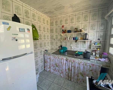 Excelente casa com 3 dormitórios,sala de estar e jantar, cozinha integrada com lavanderia