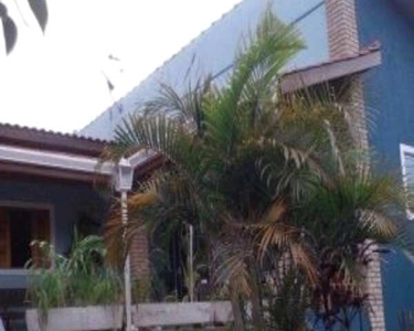 EXCELENTE CASA EM CONDOMINIO ABERTO , AO LADO DA AREA PRESERVADA , COM TRANQUILIDADE E SOS