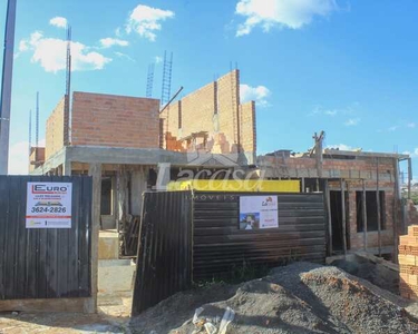 Ótimo sobrado em construção no Boqueirão