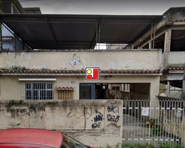 Vendo casa em Olaria, ótima rua, excelente ponto, preço baixinho, 210m² de terreno e 117m²