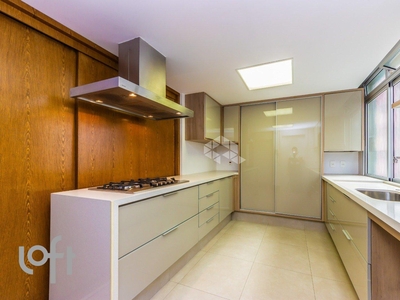 Apartamento à venda em Jardim América com 140 m², 3 quartos, 2 suítes, 2 vagas